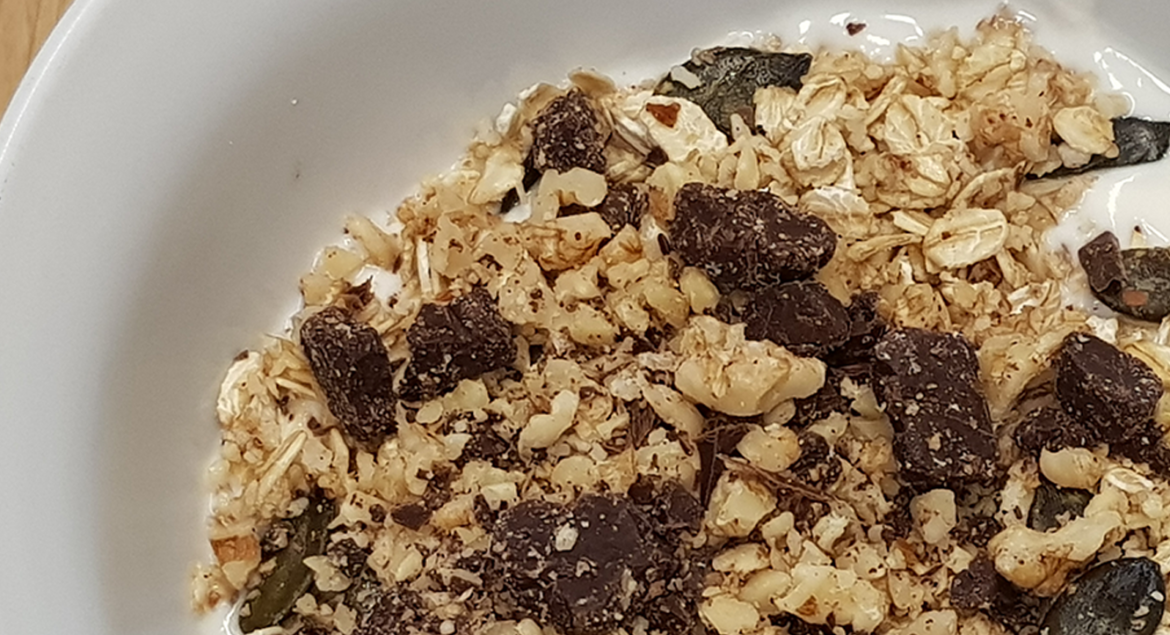 Selbstgemachtes Müsli aus heimischen Zutaten – beeanco